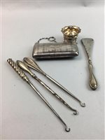 Lot 10 - A GEORGE V SILVER PURSE, BUTTON HOOKS, SHOE HORN AND A PLATED SALT CELLAR