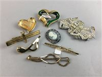 Lot 63 - A LOT OF BROOCHES AND OTHER COSTUME JEWELLERY