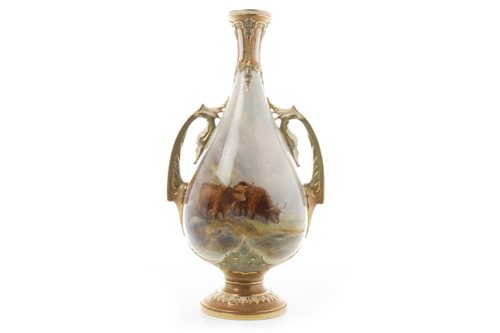 Lot 1101 - A ROYAL WORCESTER VASE BY HARRY STINTON