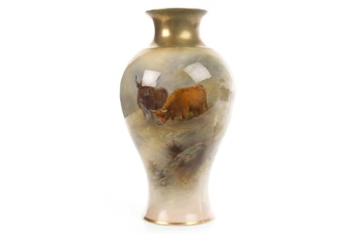 Lot 1107 - A ROYAL WORCESTER VASE BY HARRY STINTON