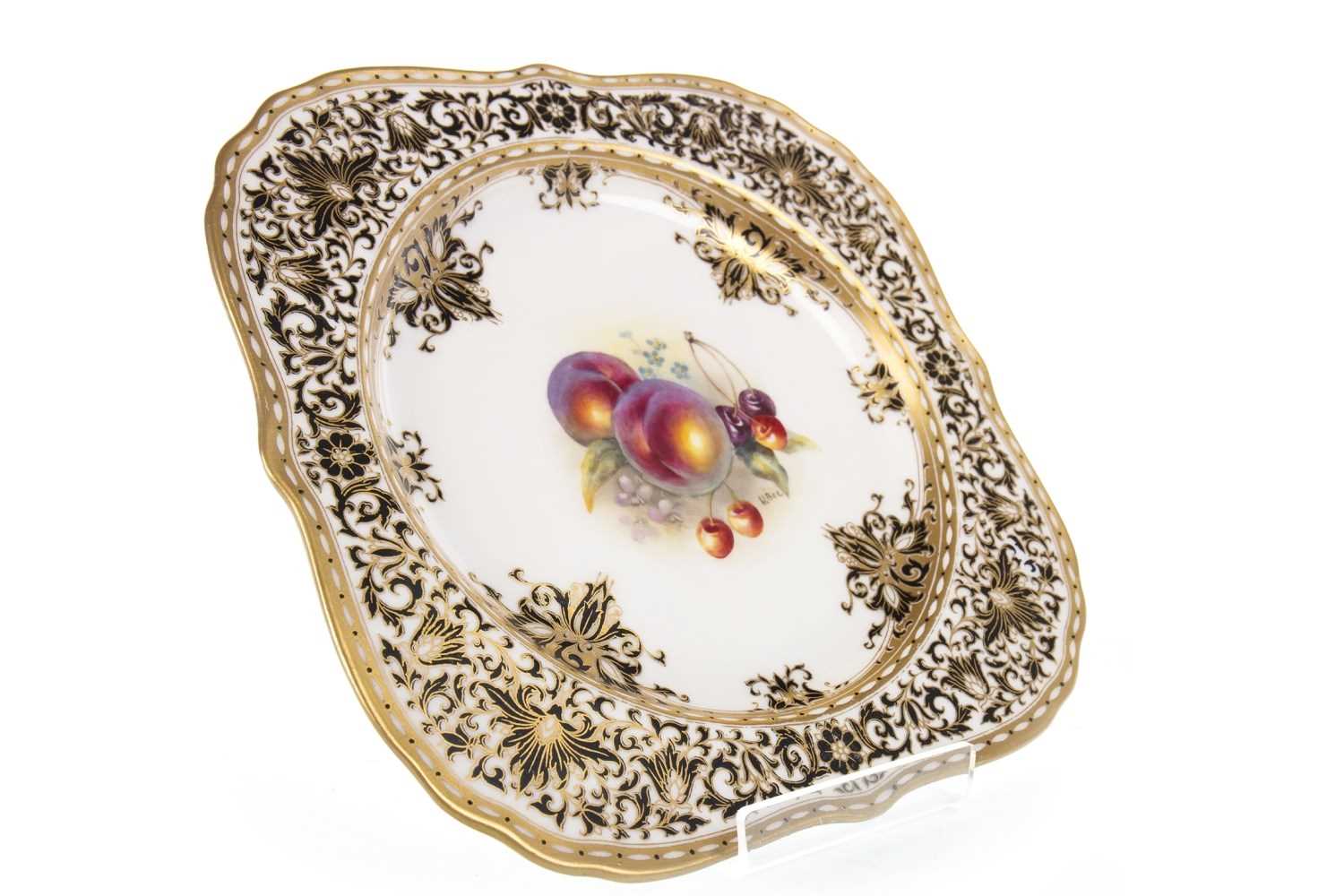 Lot 1228 - A SET OF FOUR ROYAL WORCESTER PLATES BY ALBERT SHUCK