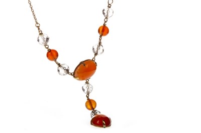 Lot 221 - AN EARLY 20TH CENTURY CARNELIAN AND CRYSTAL NECKLACE