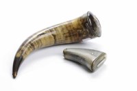 Lot 1208 - VICTORIAN COW HORN SNUFF MULL the hinged cover...