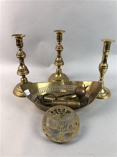 Lot 300 - A LOT OF BRASS WARES
