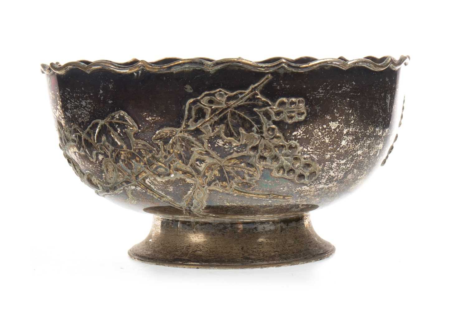 Lot 1073 - A CHINESE SILVER BOWL