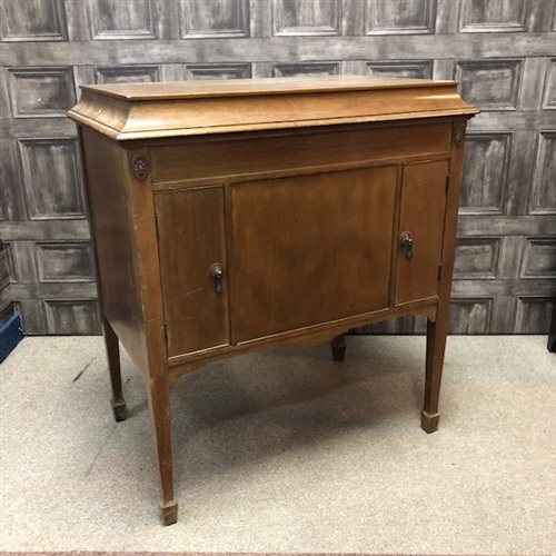 Lot 180 - A GRAMOPHONE CABINET
