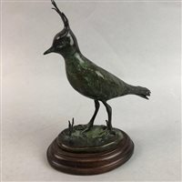 Lot 336 - A BRONZE SCULPTURE OF A LAPWING