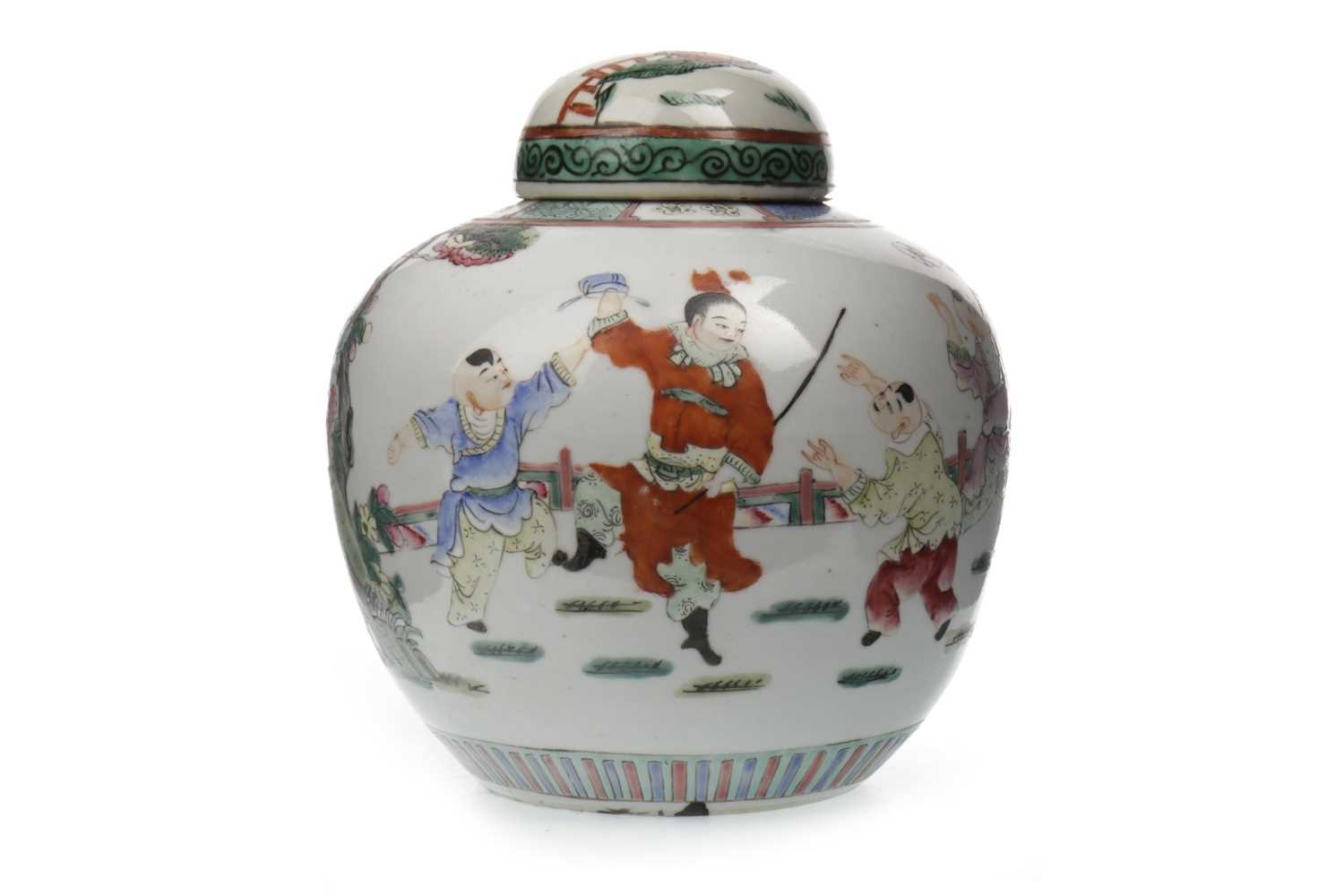 Lot 1039 - A CHINESE FAMILLE ROSE GINGER JAR