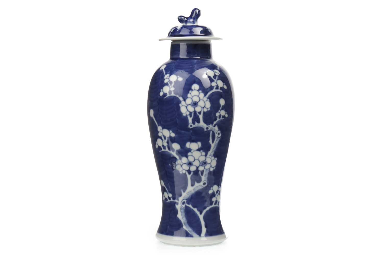 Lot 1040 - A CHINESE BLUE AND WHITE LIDDED VASE