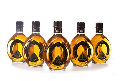 Lot 483 - FIVE HALF BOTTLES OF DIMPLE 15 YEARS OLD