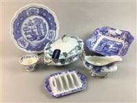 Lot 125 - A COLLECTION OF BLUE AND WHITE CERAMICS