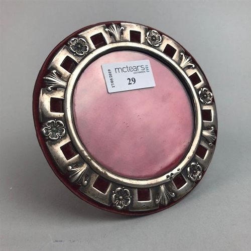 Lot 29 - A SILVER PICTURE FRAME