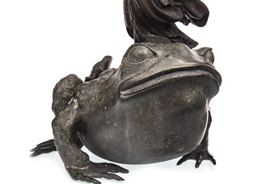 Lot 1011 - A LATE 19TH CENTURY CHINESE BRONZE FIGURE AND TOAD