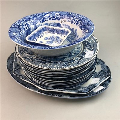 Lot 39 - A GROUP OF VARIOUS BLUE AND WHITE CERAMICS