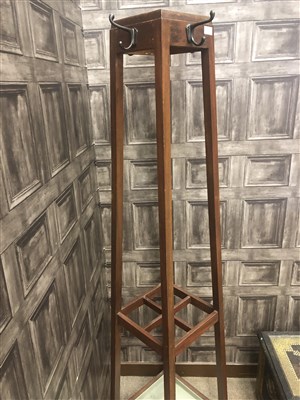 Lot 896 - A VINTAGE STAINED WOOD HAT AND COAT STAND