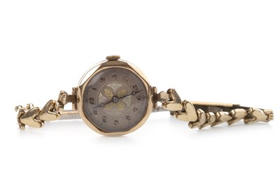 Lot 817 - A LADY'S EARLY 20TH CENTURY GOLD WATCH