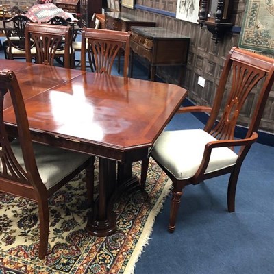 Lot 204 - A MAHOGANY DINING TABLE AND SIX CHAIRS
