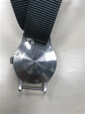 Lot 760 - RARE: A GENTLEMAN'S SMITHS MILITARY ISSUE STEEL WATCH