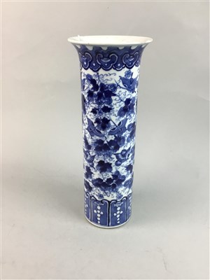 Lot 168 - AN EARLY 20TH CENTURY CHINESE BLUE AND WHITE VASE AND OTHER CERAMICS