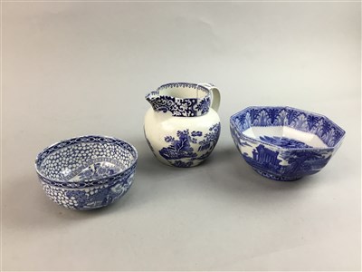 Lot 168 - AN EARLY 20TH CENTURY CHINESE BLUE AND WHITE VASE AND OTHER CERAMICS