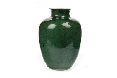Lot 1055 - A CHINESE CHING DYNASTY VASE
