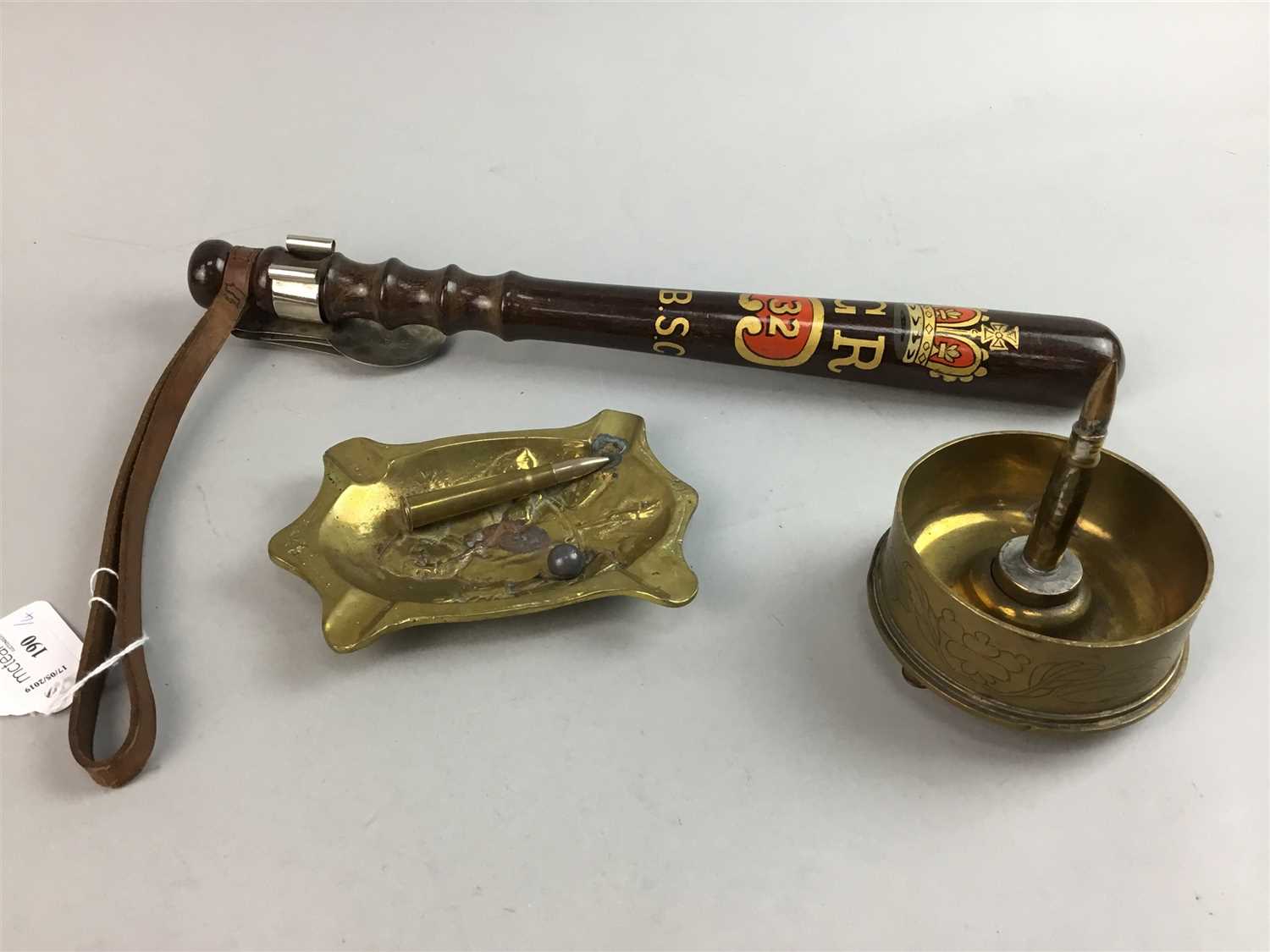 Lot 190 - AN EARLY 20TH CENTURY POLICE TRUNCHEON AND OTHER ITEMS