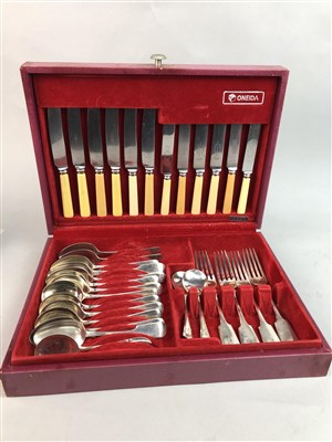 Lot 589 - A CANTEEN OF SILVER PLATED CUTLERY AND OTHER PLATED WARES