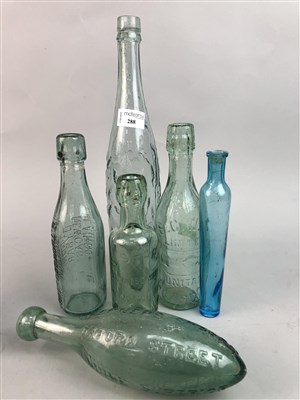Lot 288 - A COLLECTION OF VINTAGE GLASS AND CERAMIC BOTTLES AND JARS