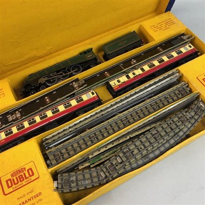 Lot 354 - A VIP ELECTRIC MODEL ROADWAYS, HORNBY DUBLO TRAIN SET AND OTHER ACCESSORIES