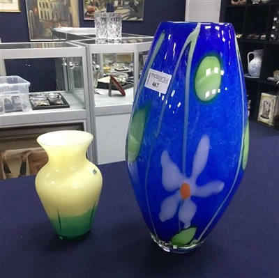 Lot 467 - A MURANO GLASS VASE AND OTHER GLASS WARES