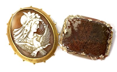 Lot 3 - A VICTORIAN AGATE BROOCH AND A VICTORIAN CAMEO BROOCH