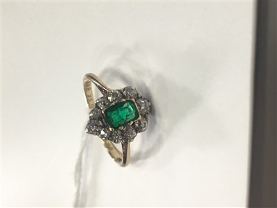 Lot 211 - AN EARLY 20TH CENTURY GEM AND DIAMOND RING