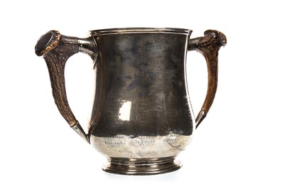 Lot 1917 - THE HALLIDAY BOWLING CUP - A HORN HANDLED SILVER TROPHY CUP