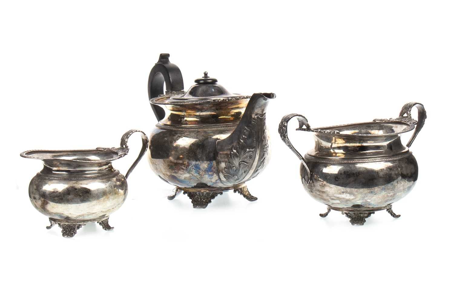 Lot 842 - AN EARLY 20TH CENTURY THREE PIECE SILVER TEA SERVICE