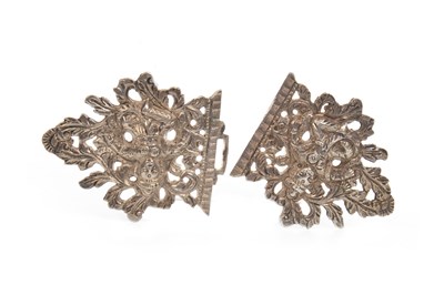 Lot 363 - A BURMESE/INDIAN WHITE METAL BUCKLE