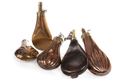 Lot 845 - A LOT OF FIVE VICTORIAN POWDER FLASKS AND OTHER ITEMS
