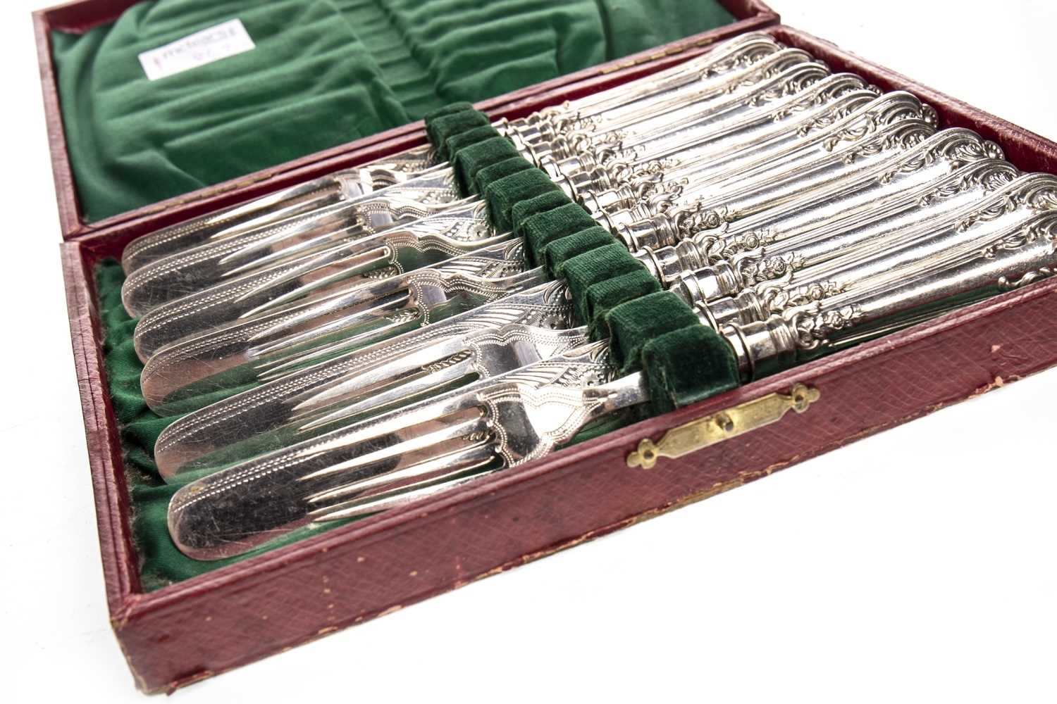 Lot 862 - A CASED SILVER BREAD KNIFE AND FORK ALONG WITH OTHER CUTLERY