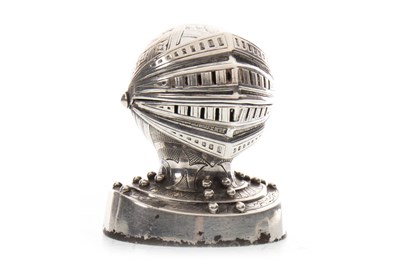Lot 863 - A VICTORIAN SILVER NOVELTY PEPPERETTE