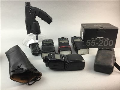 Lot 248 - A LOT OF CAMERA FLASHES