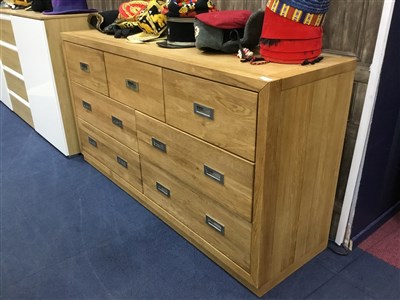 Lot 215 - A MODERN CHEST OF DRAWERS