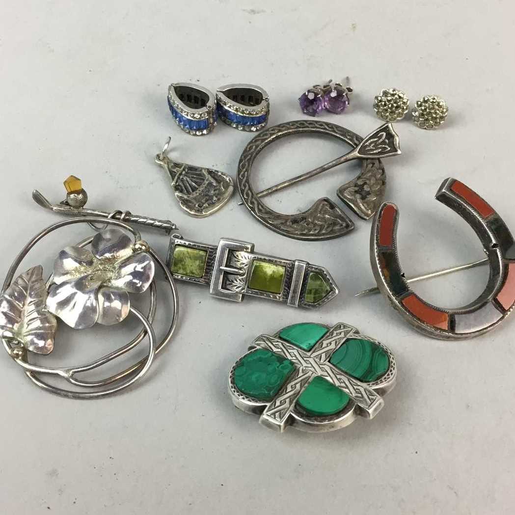 Lot 39 - A COLLECTION OF SILVER JEWELLERY