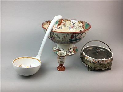 Lot 167 - A BRITISH PUNCH BOWL OF CHINOISERIE DESIGN AND OTHER CERAMICS