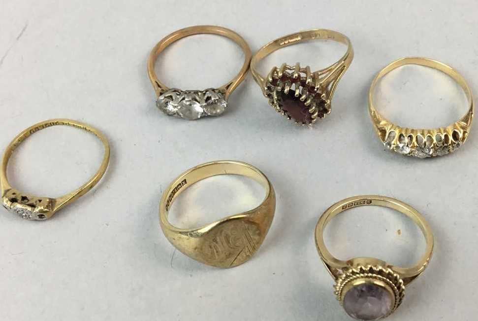 Lot 3 - A DIAMOND FIVE STONE BOAT SHAPED RING AND FIVE OTHER GOLD RINGS