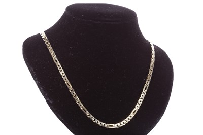 Lot 207 - A GOLD FIGARO CHAIN