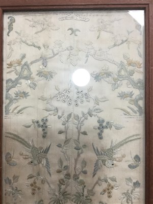 Lot 1007 - AN EARLY 20TH CENTURY CHINESE EMBROIDERY