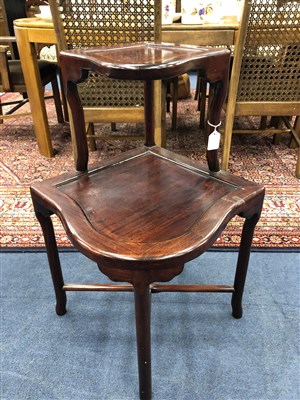 Lot 94 - A PAIR OF ROSEWOOD CORNER CHAIRS AND A CORNER TABLE
