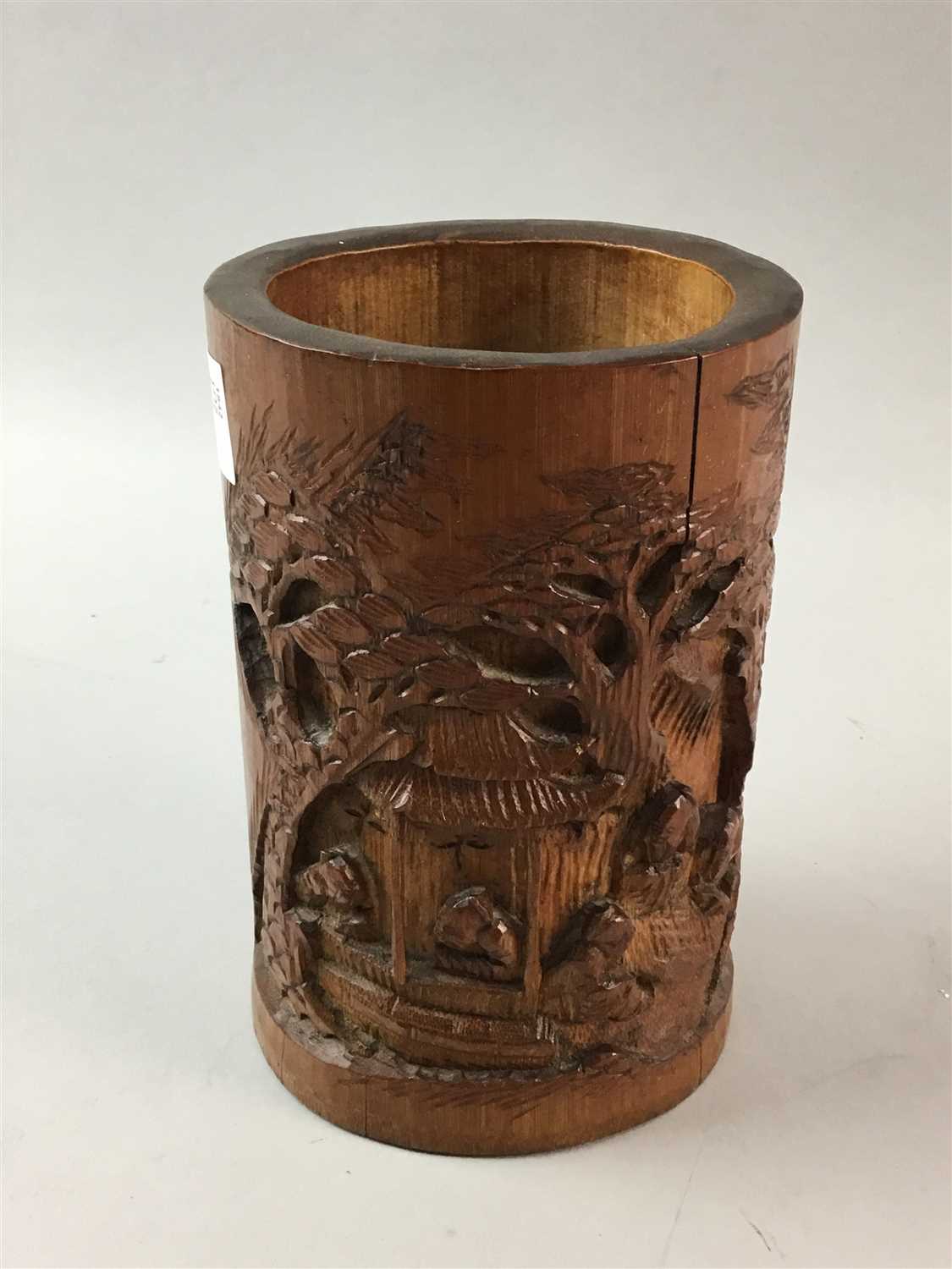 Lot 77 - AN EARLY 20TH CENTURY CHINESE BAMBOO BRUSH POT