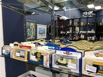 Lot 310 - A COLLECTION OF DIE CAST MODEL CARS