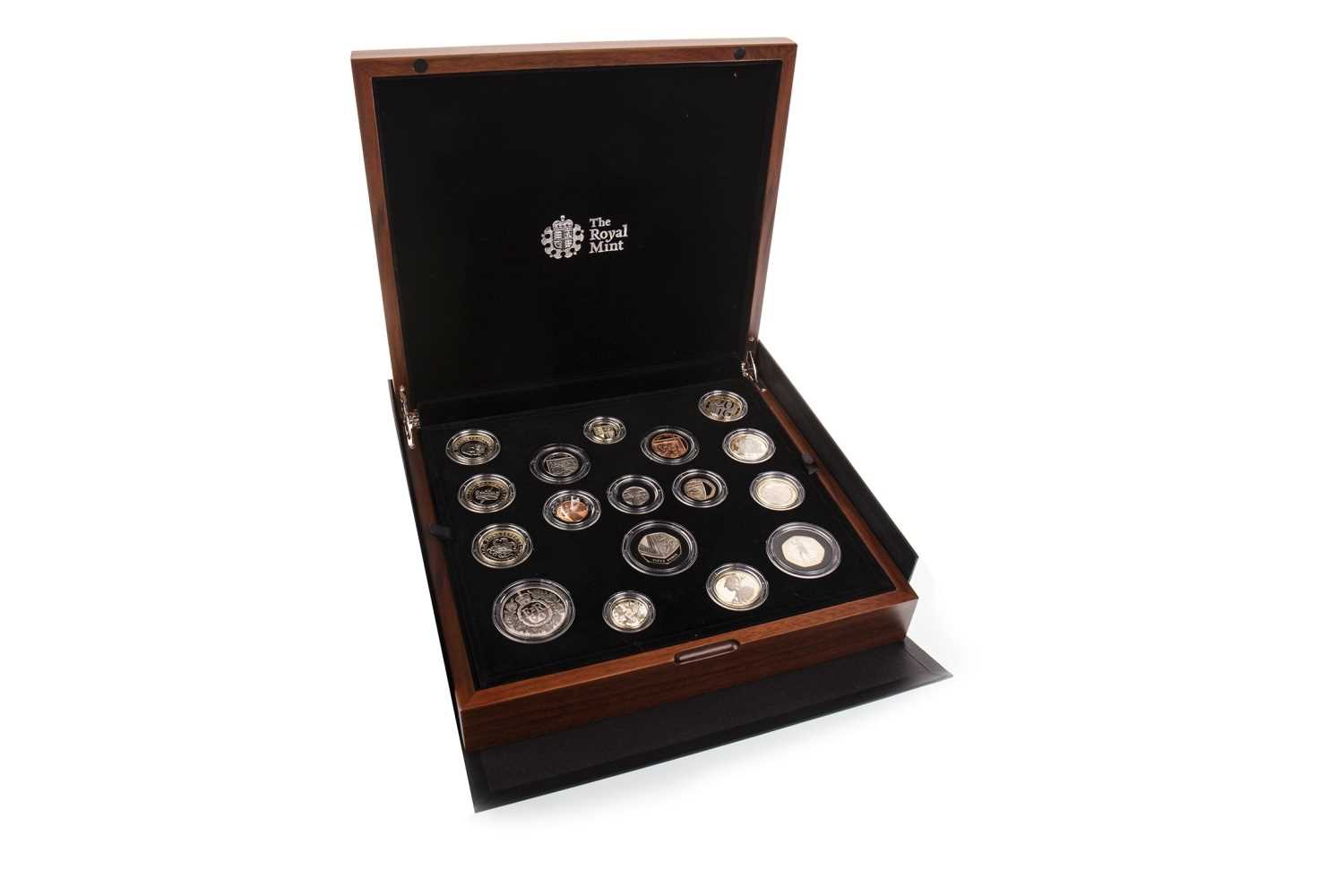 Lot 571 - A THE ROYAL MINT PROOF COIN SET 2016