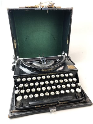 Lot 34 - AN IMPERIAL GOOD COMPANION TYPEWRITER
